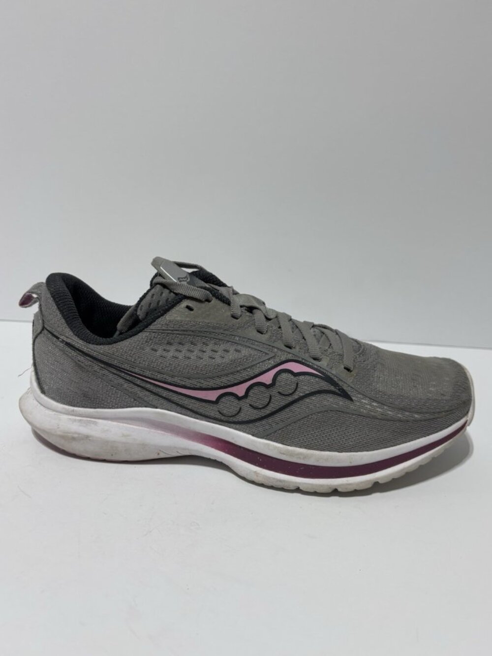 Saucony Women’s Kinvara 13 Gray Running Shoes, Size 9.5 M